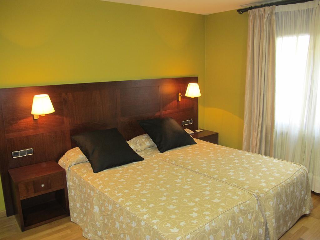 Llavorsí Hotel De Rei מראה חיצוני תמונה