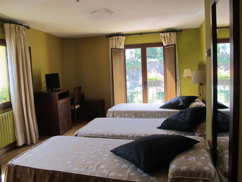 Llavorsí Hotel De Rei מראה חיצוני תמונה