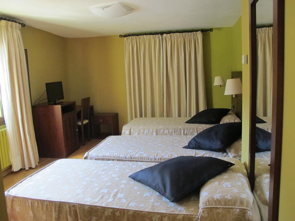 Llavorsí Hotel De Rei מראה חיצוני תמונה